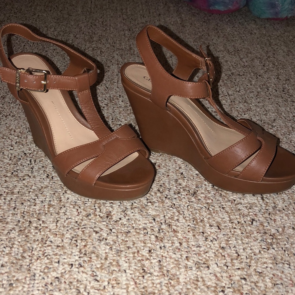 Gianni Bini Brown Wedges Size 8😄